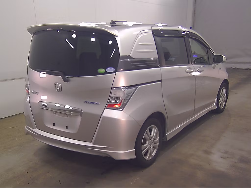 HONDA FREED SPIKE