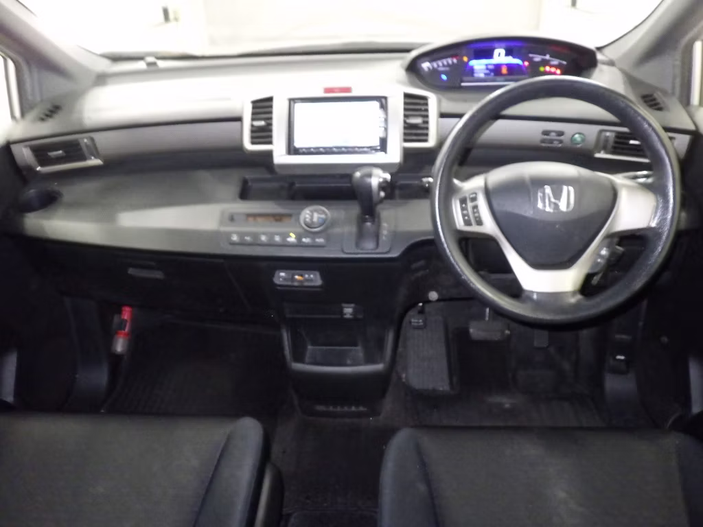 HONDA FREED SPIKE
