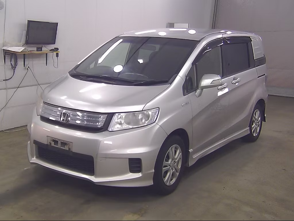 HONDA FREED SPIKE