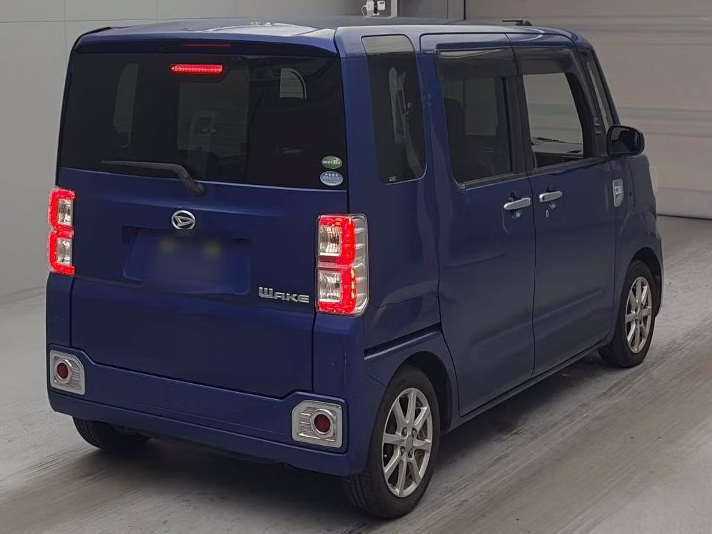 DAIHATSU WAKE