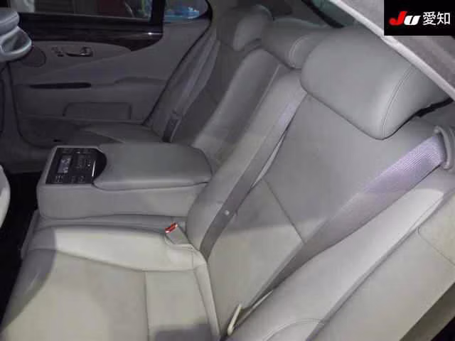 LEXUS LS460