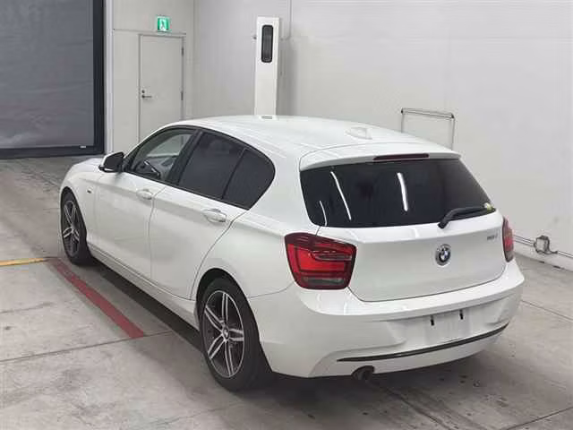 BMW 1-SERIES