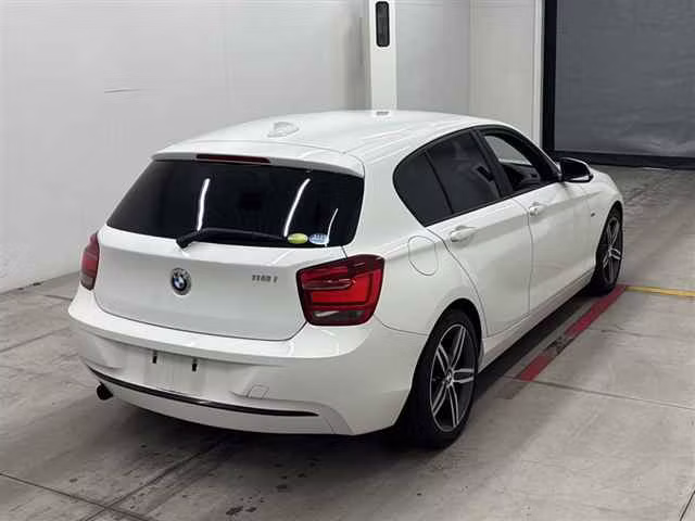 BMW 1-SERIES