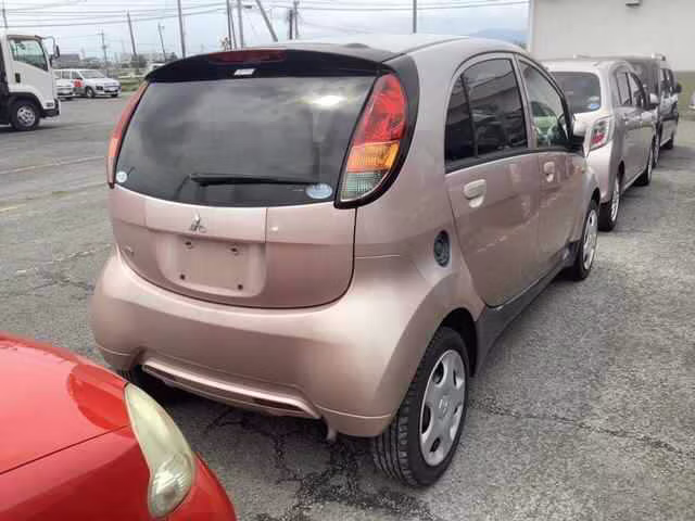 MITSUBISHI I
