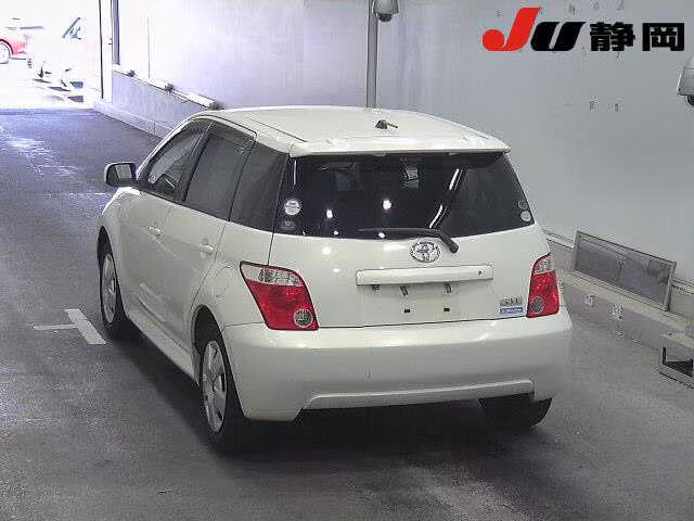 TOYOTA IST
