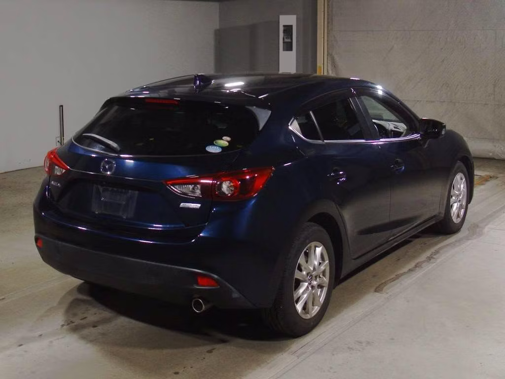 MAZDA AXELA