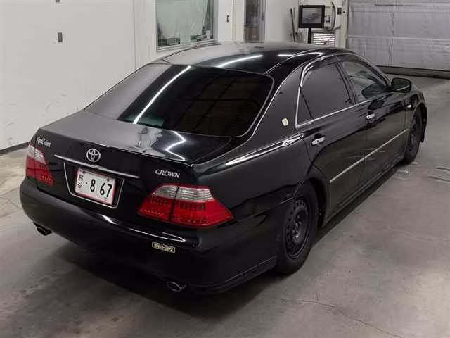 TOYOTA CROWN