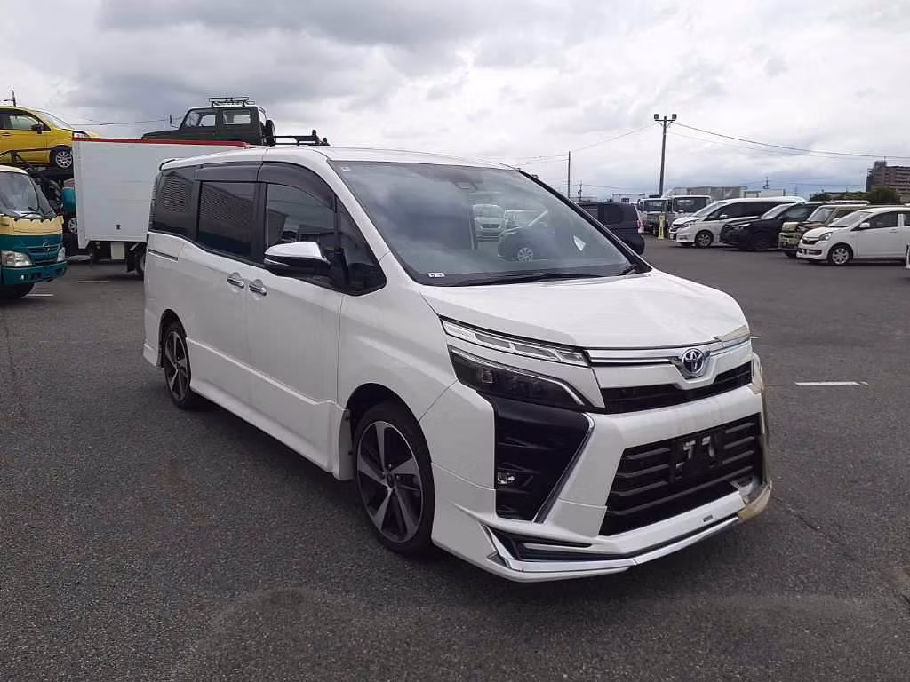 TOYOTA VOXY