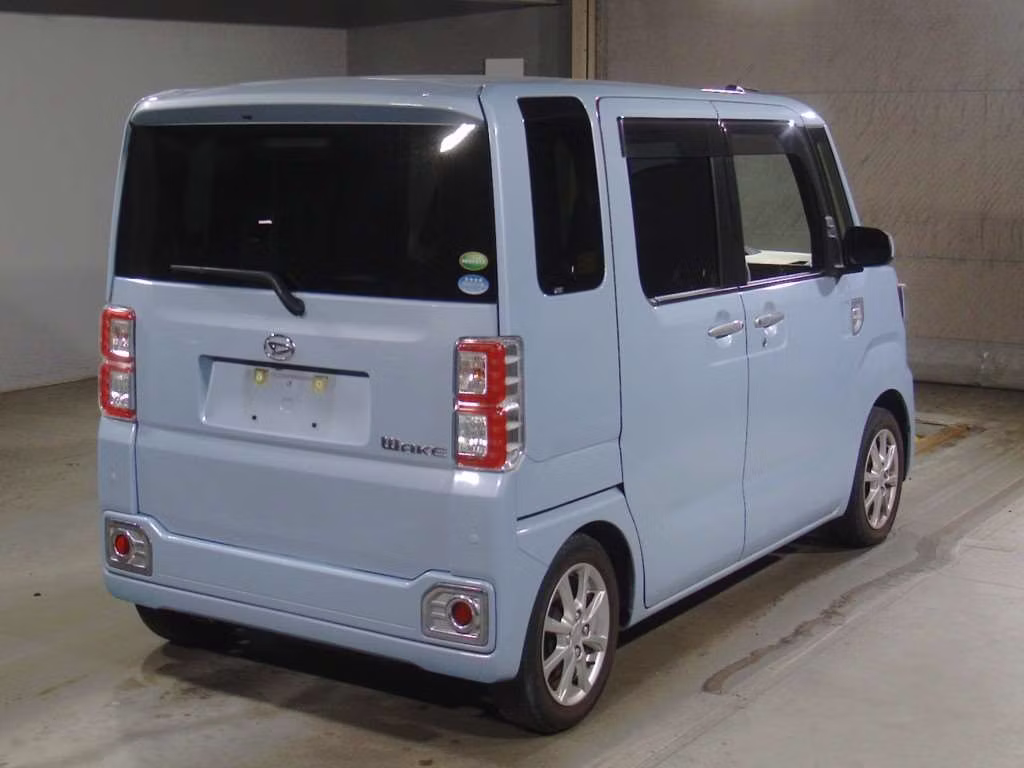 DAIHATSU WAKE