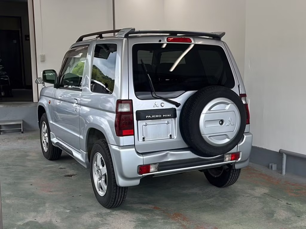 MITSUBISHI PAJERO MINI
