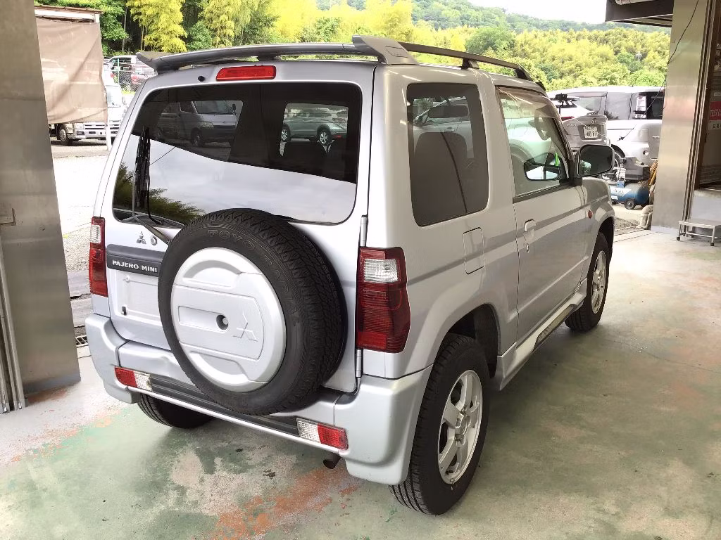 MITSUBISHI PAJERO MINI