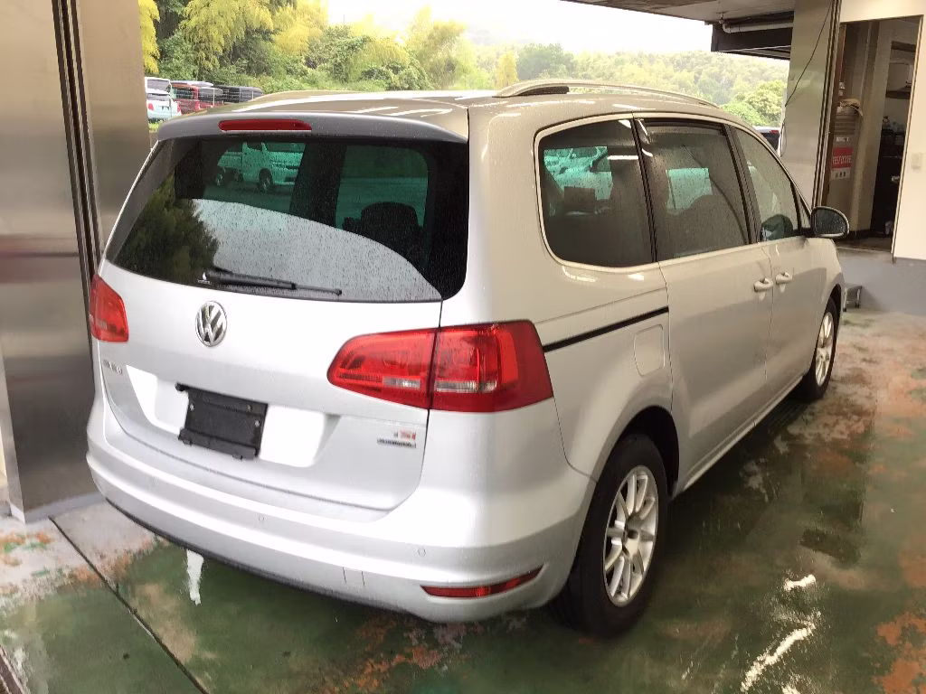 VOLKSWAGEN SHARAN