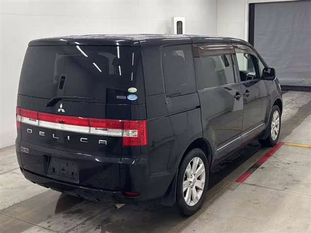 MITSUBISHI DELICA D:5