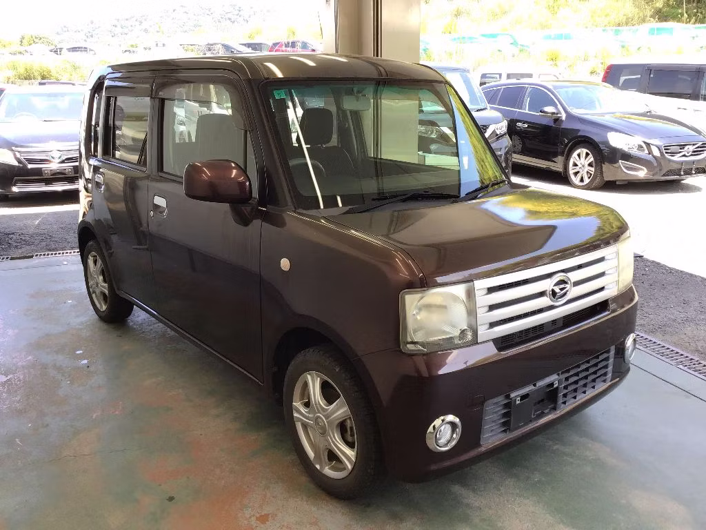 DAIHATSU MOVE CONTE