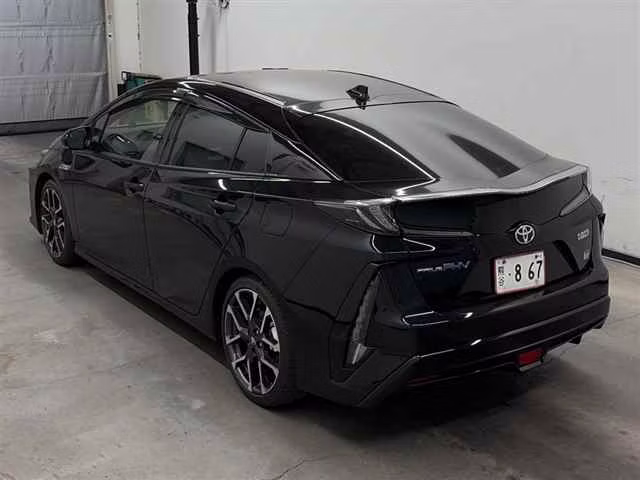 TOYOTA PRIUS PHV