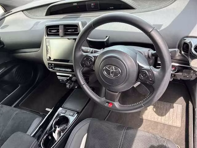TOYOTA PRIUS PHV