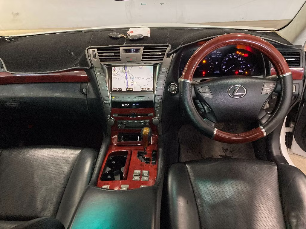 LEXUS LS460