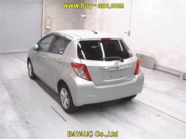 TOYOTA VITZ