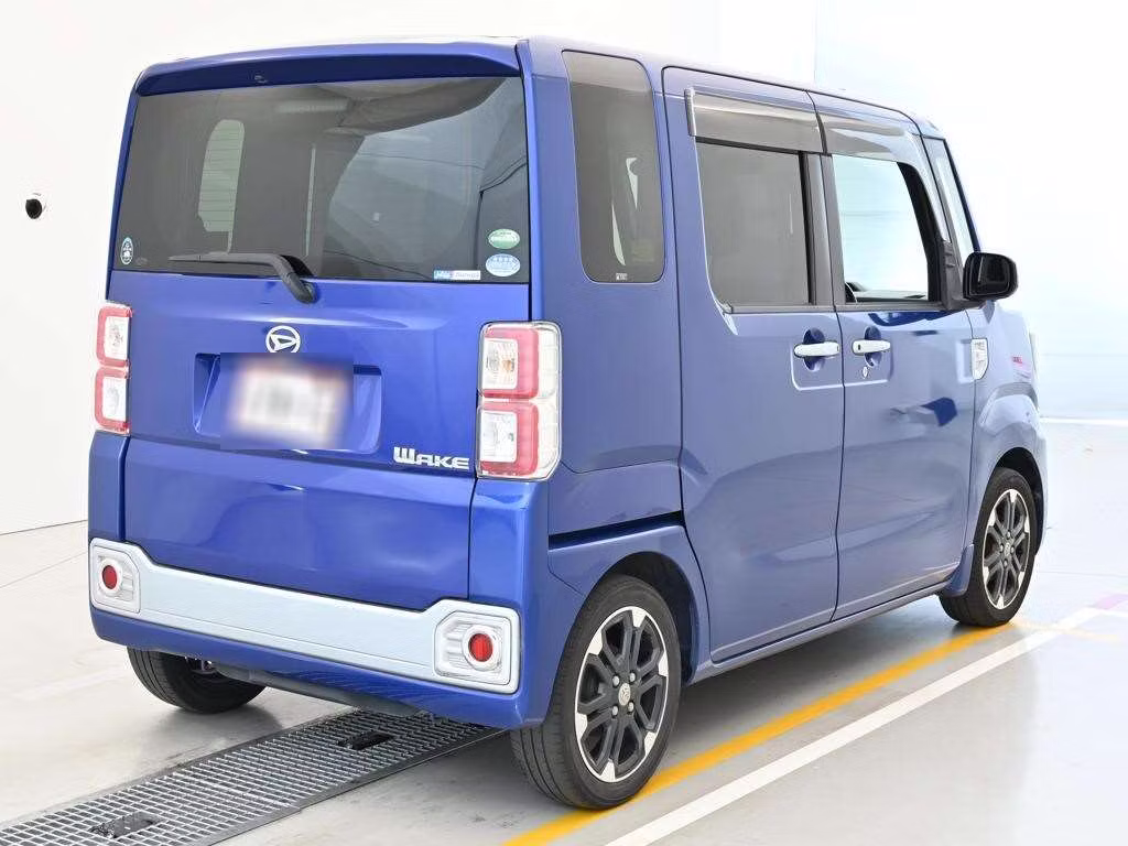 DAIHATSU WAKE