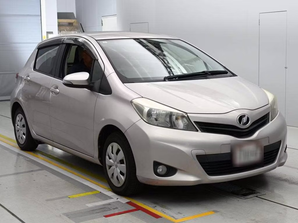 TOYOTA VITZ