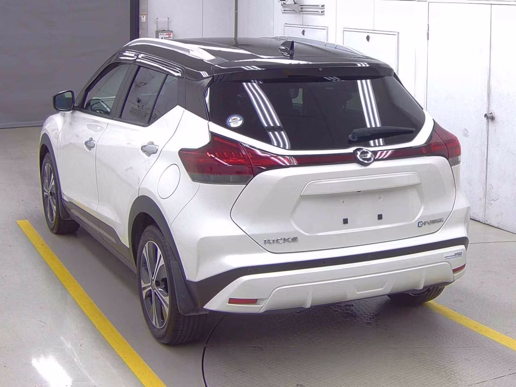NISSAN KICKS