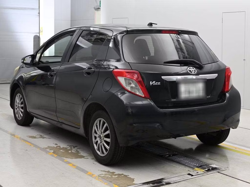TOYOTA VITZ