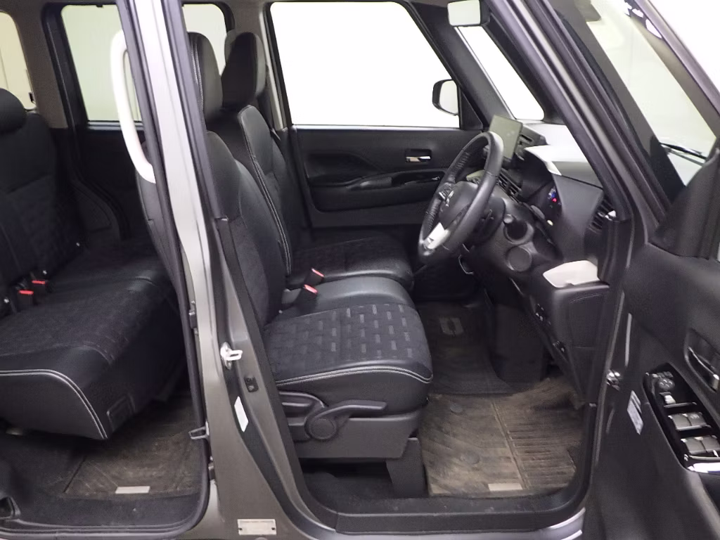 MITSUBISHI DELICA MINI