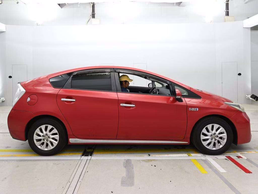 TOYOTA PRIUS PHV
