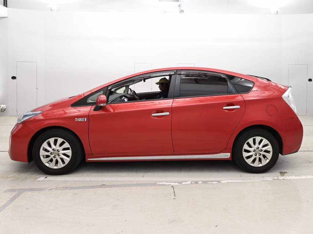 TOYOTA PRIUS PHV