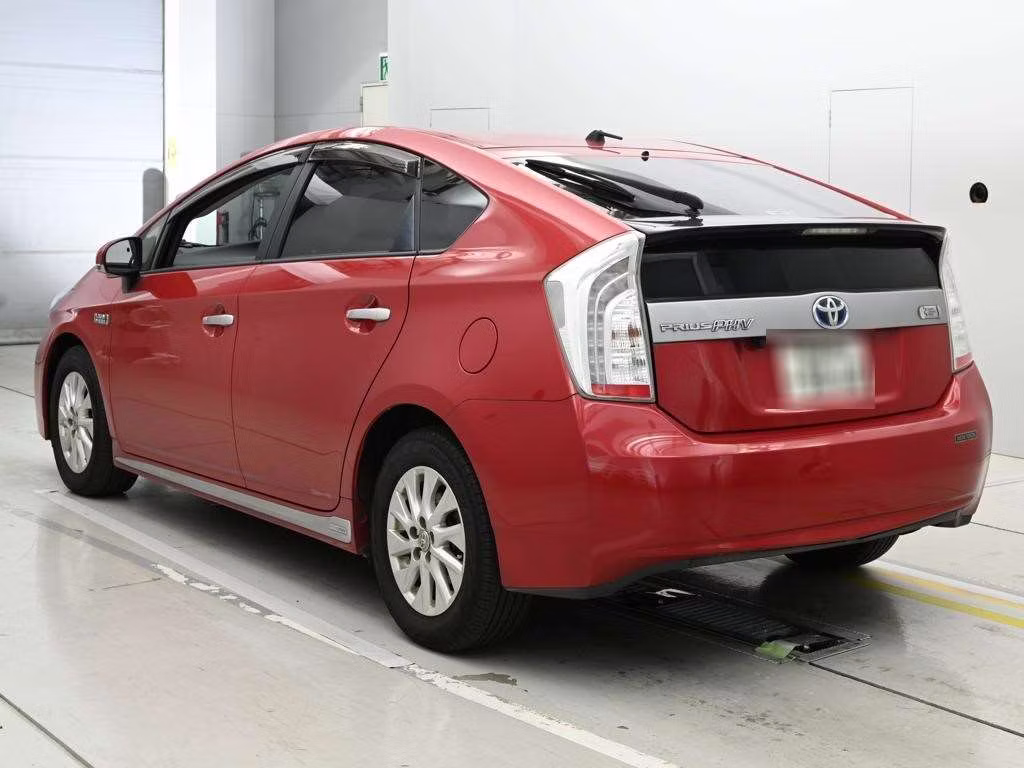 TOYOTA PRIUS PHV