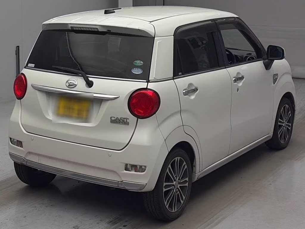DAIHATSU CAST