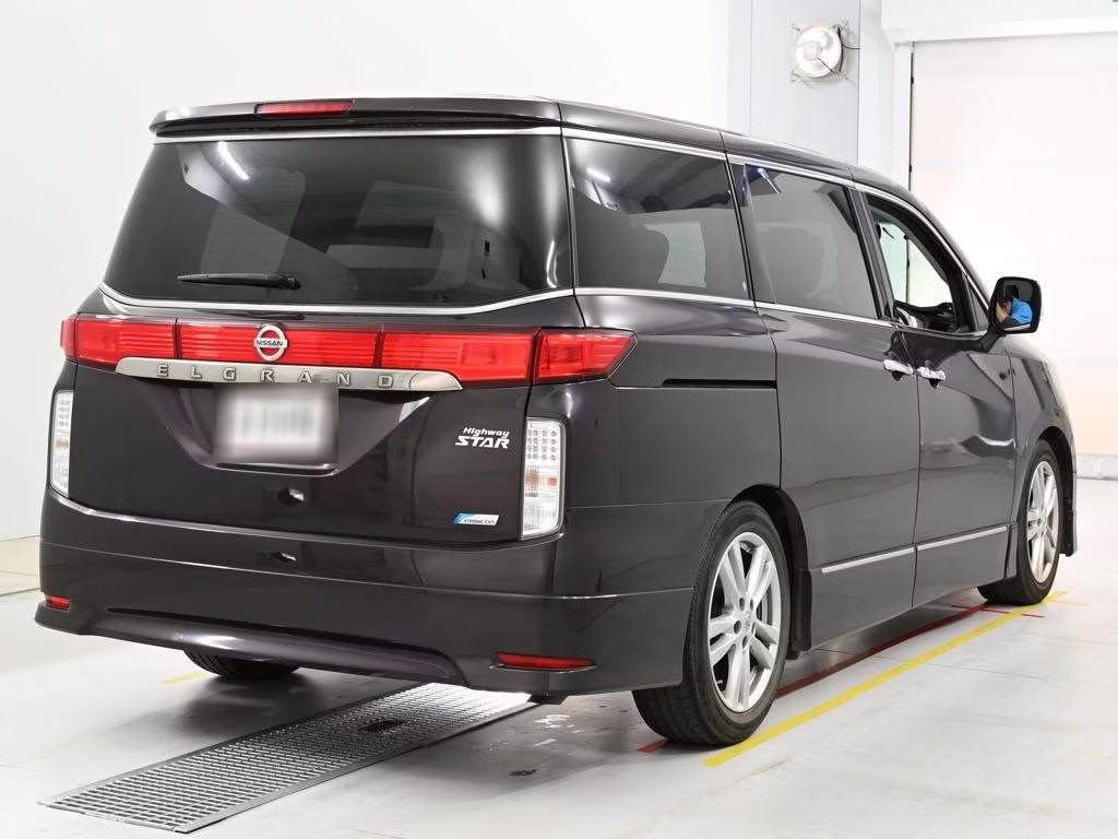 NISSAN ELGRAND