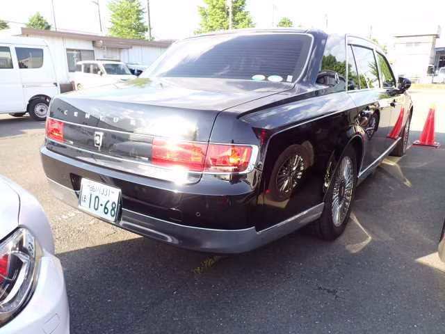 TOYOTA CENTURY