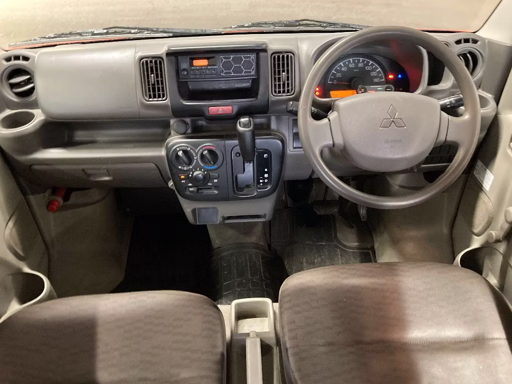 MITSUBISHI MINICAB