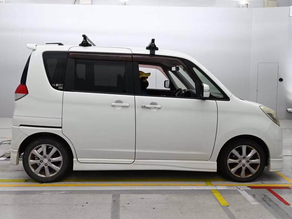 MITSUBISHI DELICA D:2