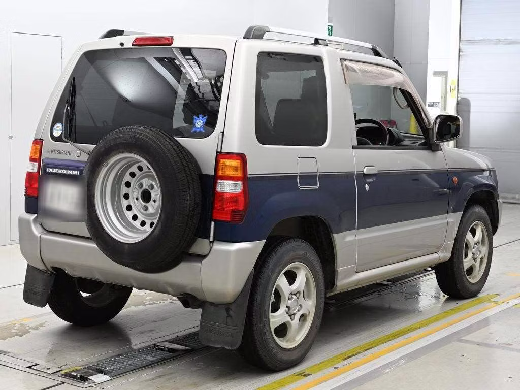 MITSUBISHI PAJERO MINI