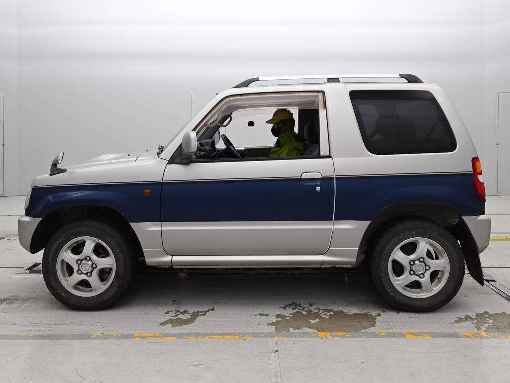 MITSUBISHI PAJERO MINI