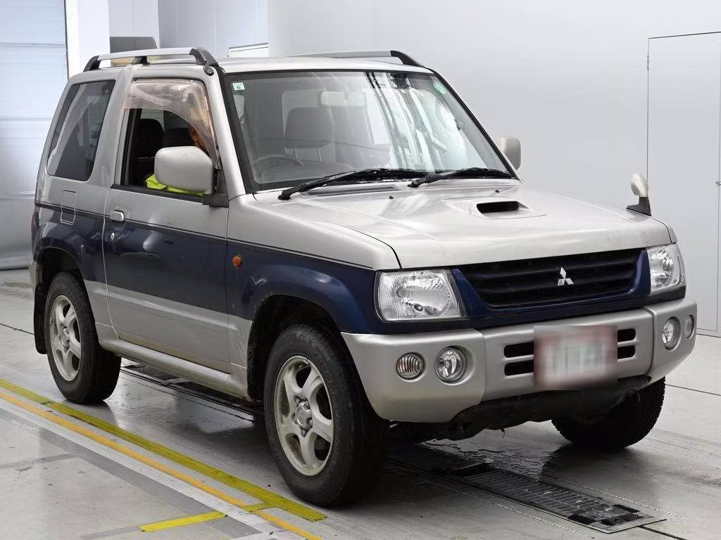MITSUBISHI PAJERO MINI