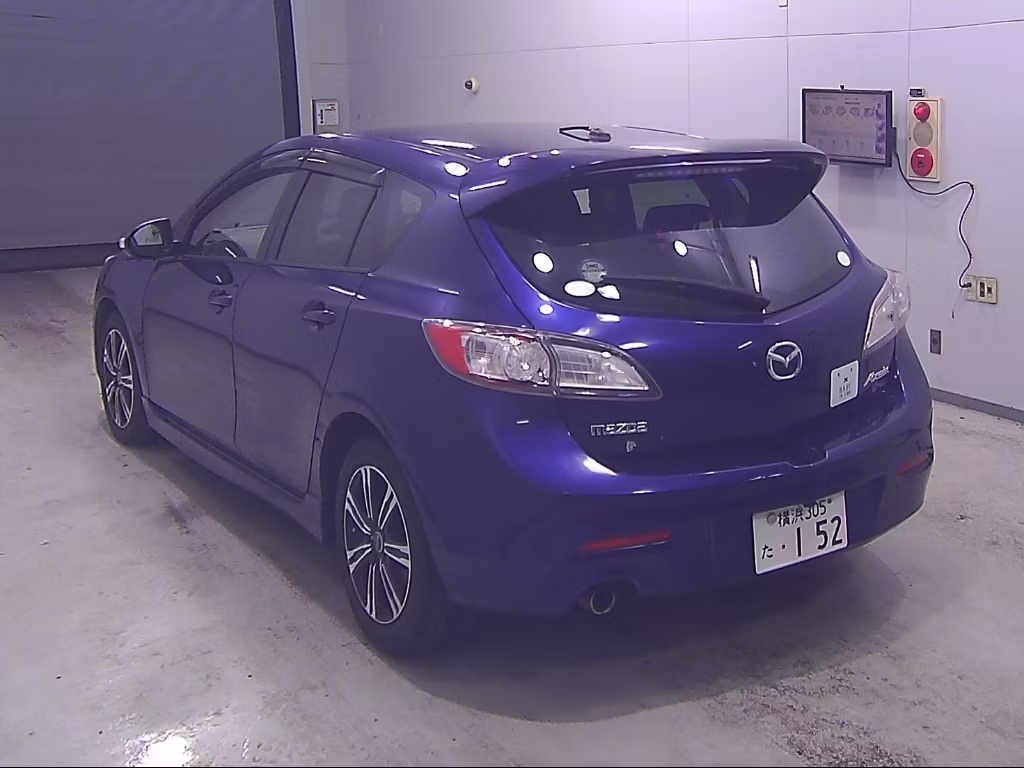 MAZDA AXELA