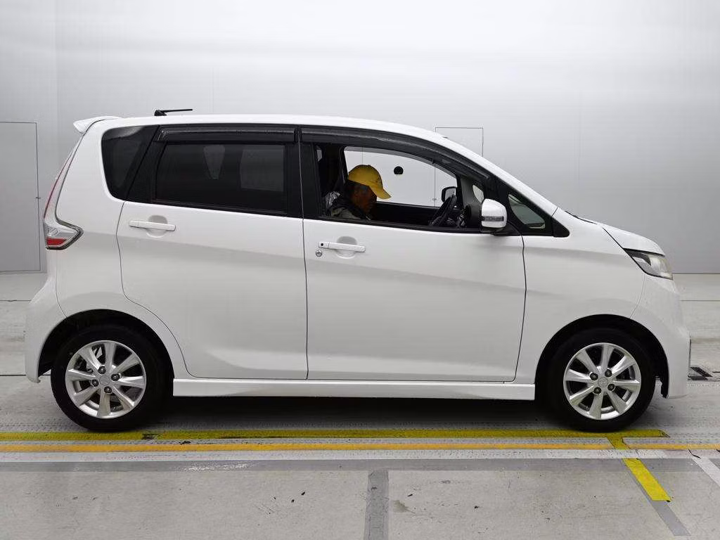 MITSUBISHI EK CUSTOM