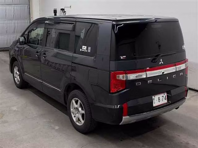 MITSUBISHI DELICA D:5