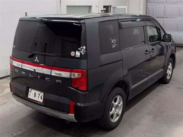 MITSUBISHI DELICA D:5