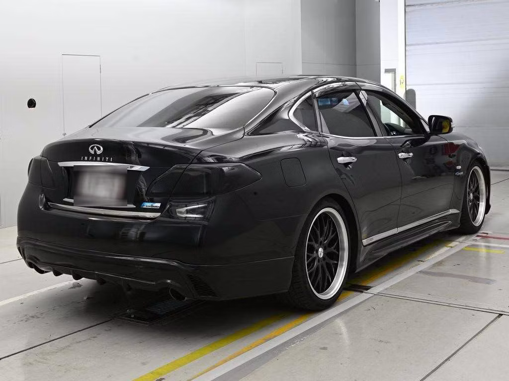 NISSAN FUGA