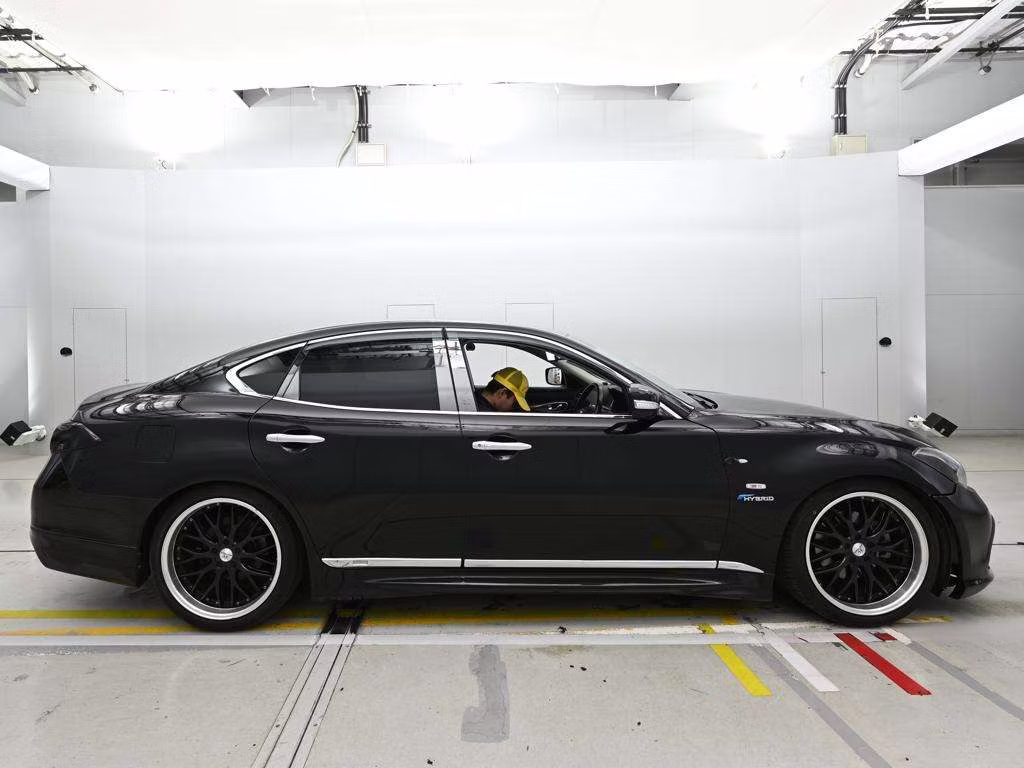 NISSAN FUGA