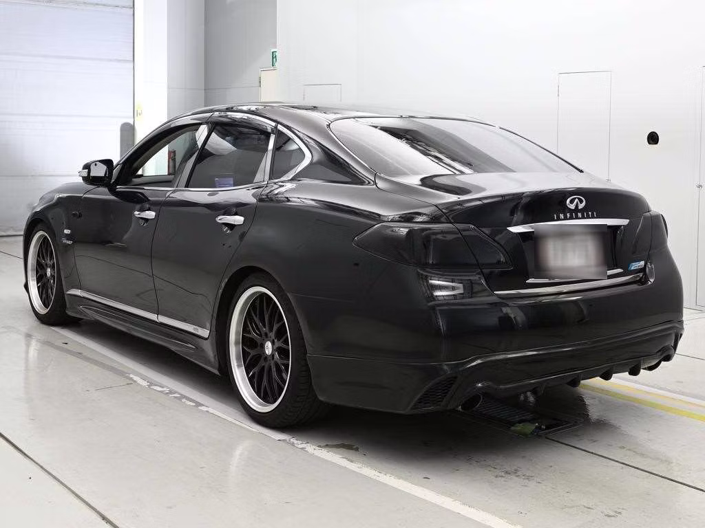 NISSAN FUGA