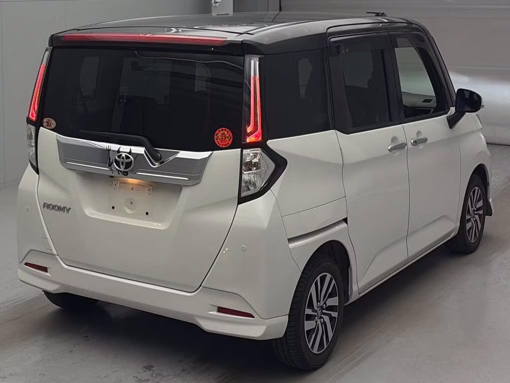 TOYOTA ROOMY