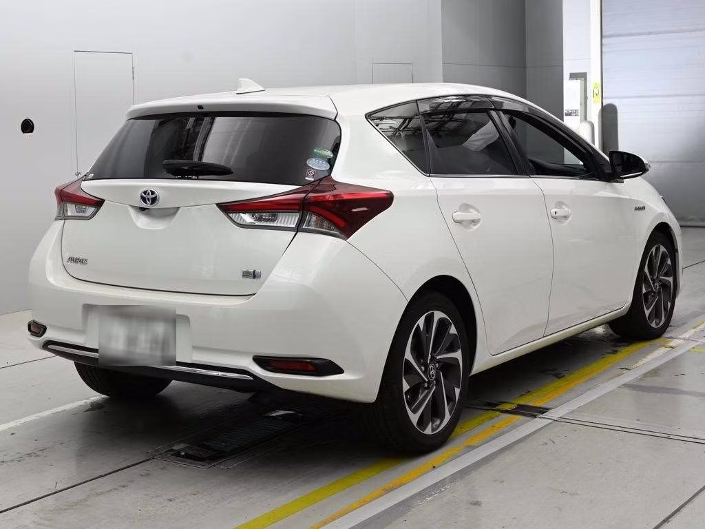 TOYOTA AURIS