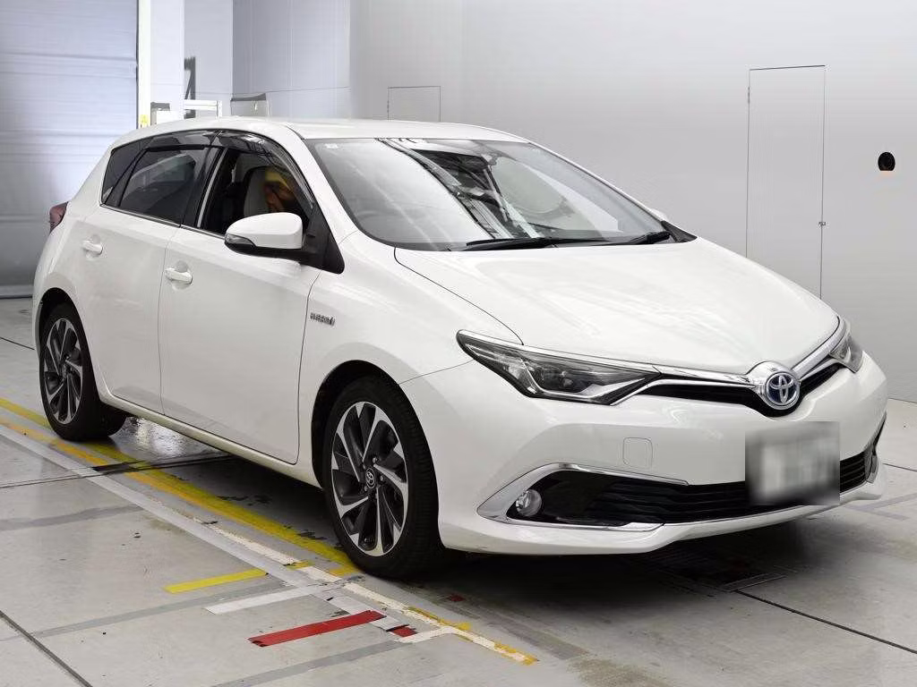 TOYOTA AURIS