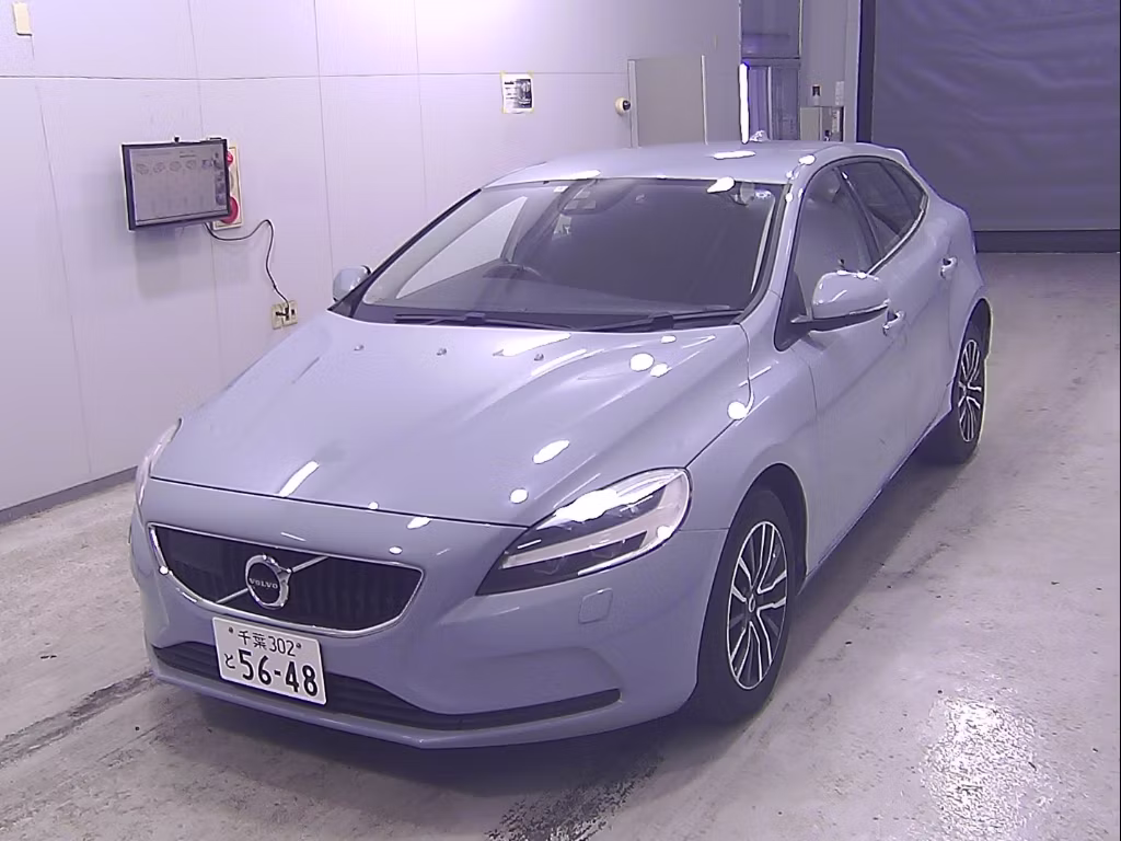VOLVO V40
