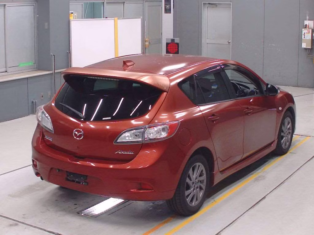 MAZDA AXELA